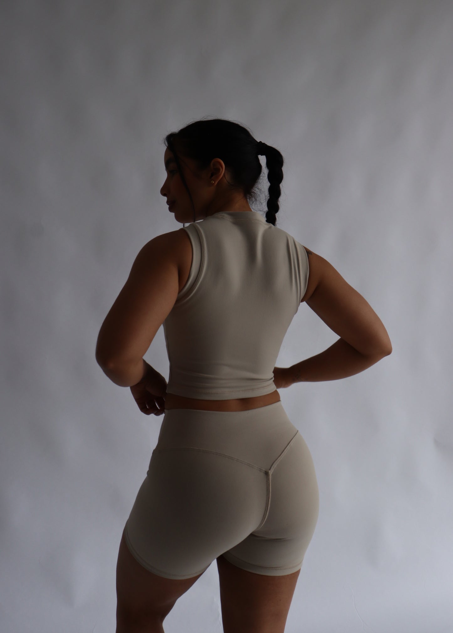 Soft beige clasic short