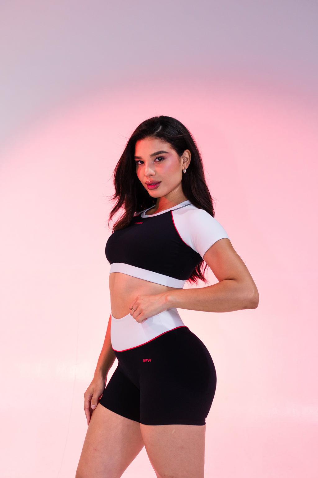 BLACK CROP TOP⭐️