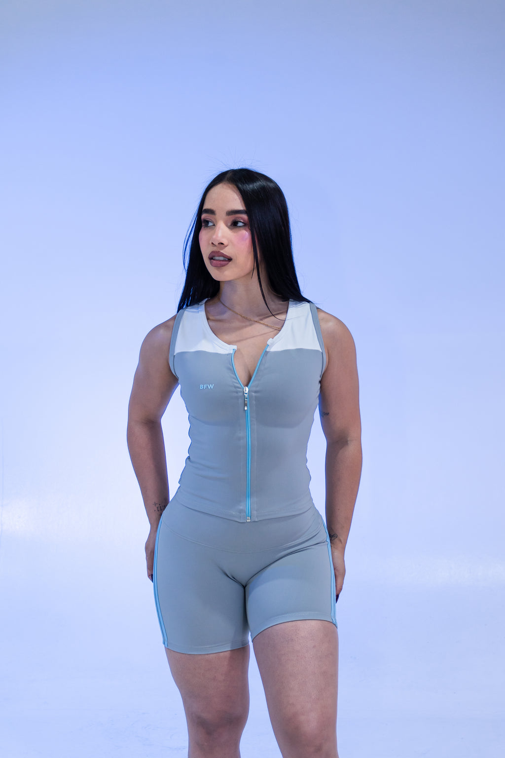 GRAY ZIPPER TOP⭐️