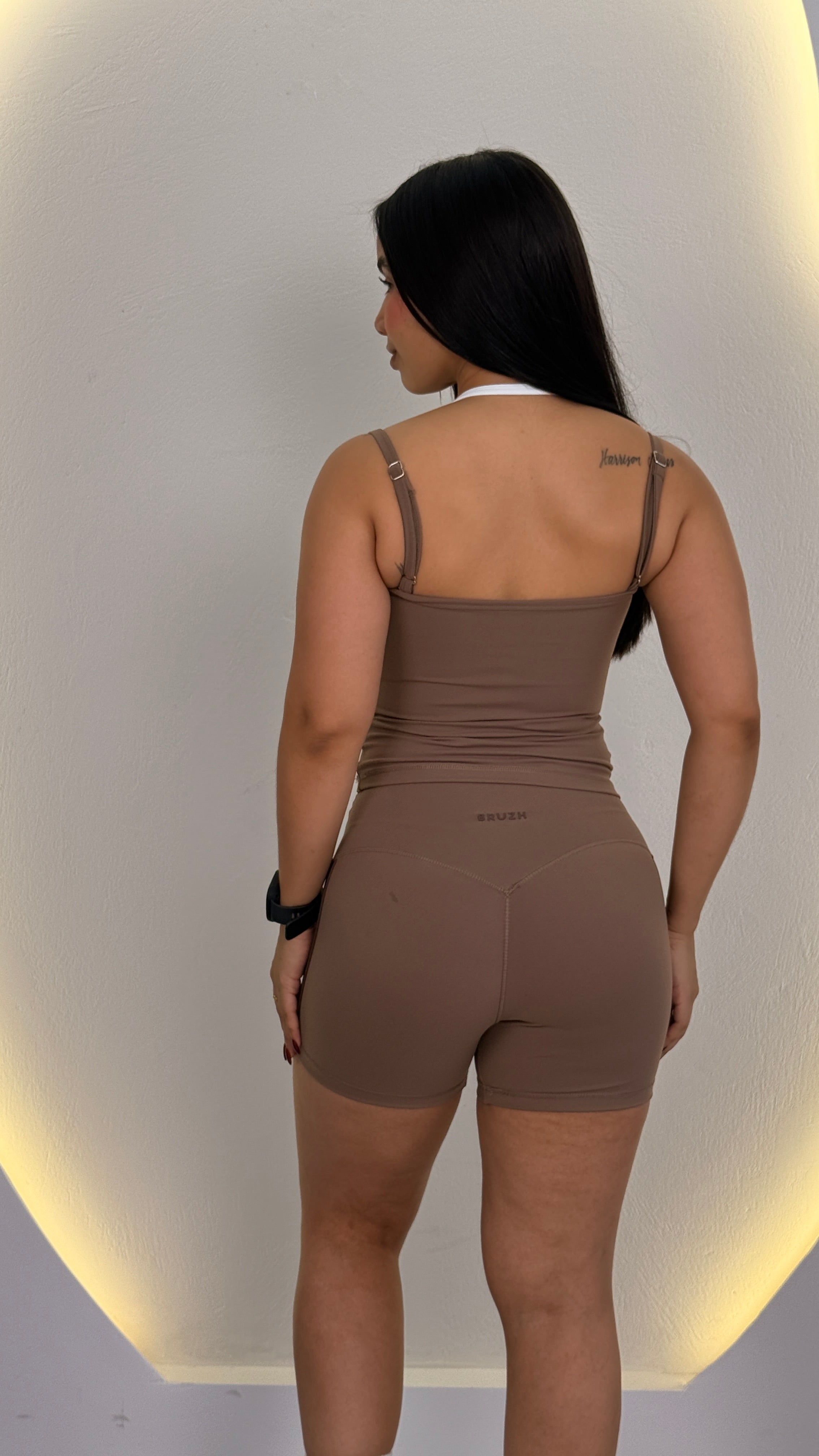 SPORTY SHORT MOCCA