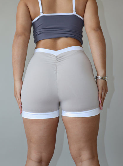 Soft beige mini v short