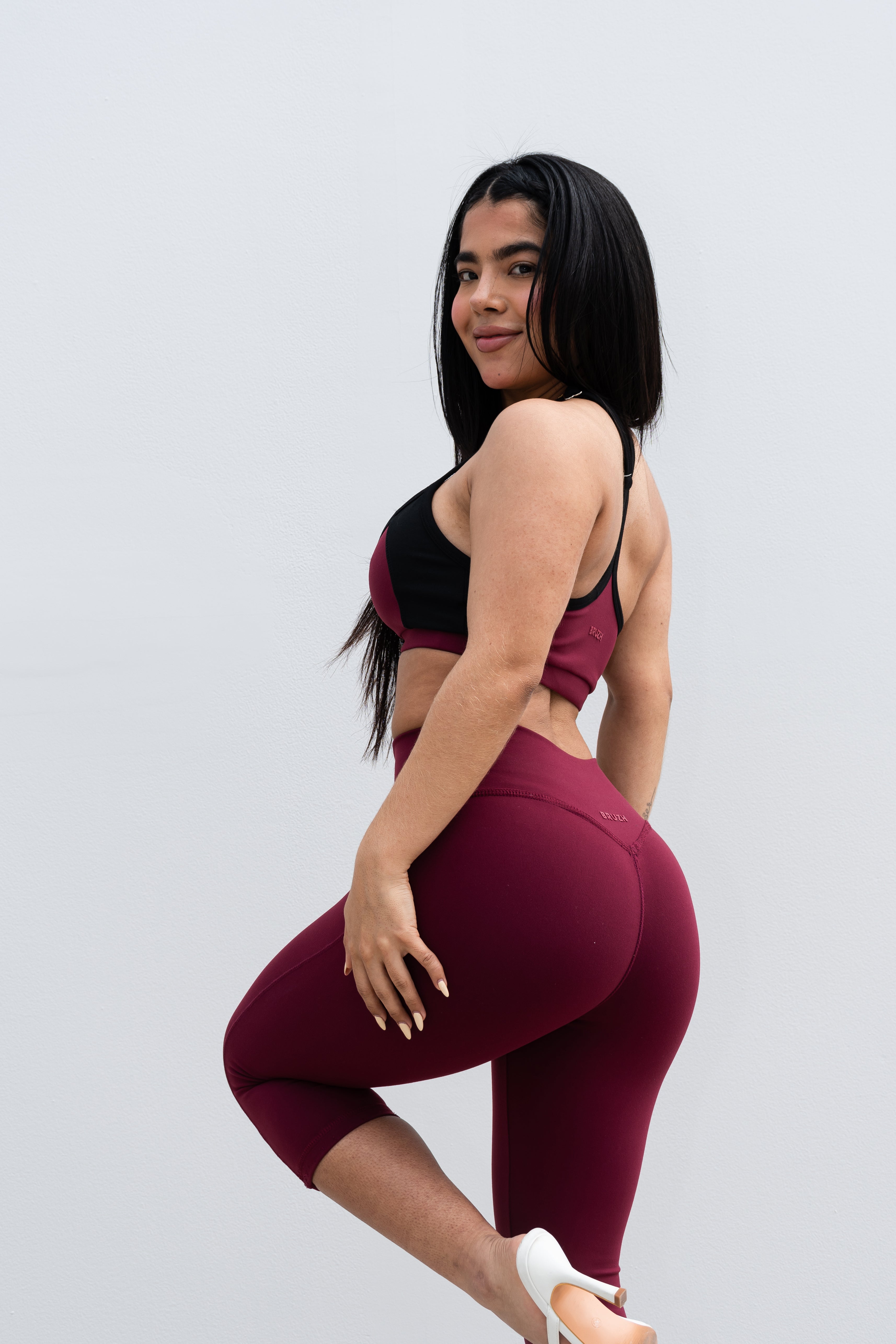 RED VELVET CAPRI LEGGINS