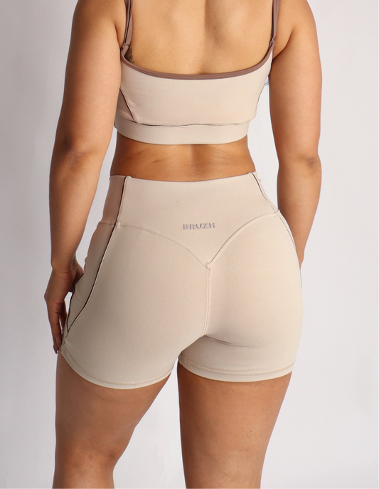 Soft beige contrast short