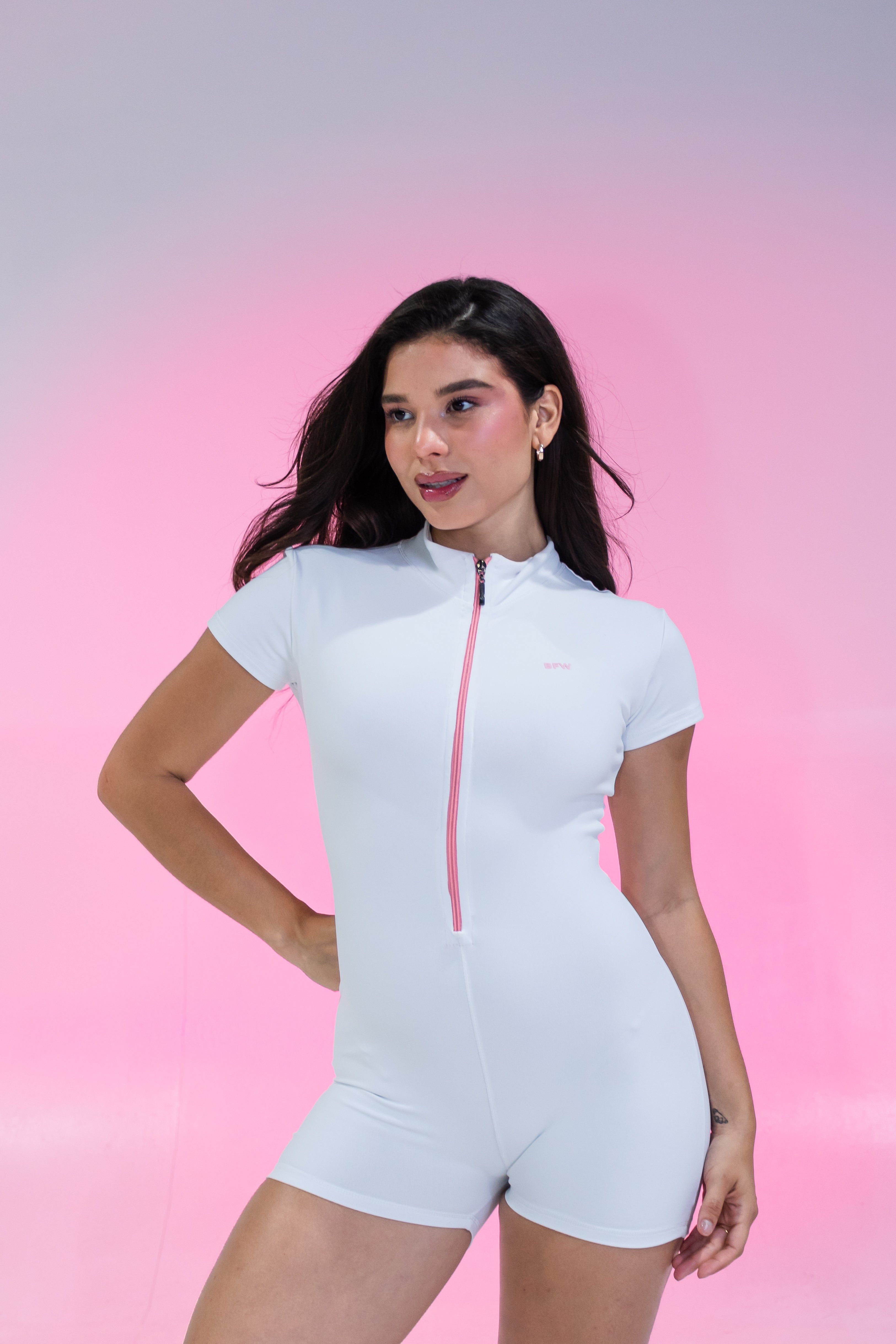 WHITE 🎀 ZIPPERSUIT⭐️