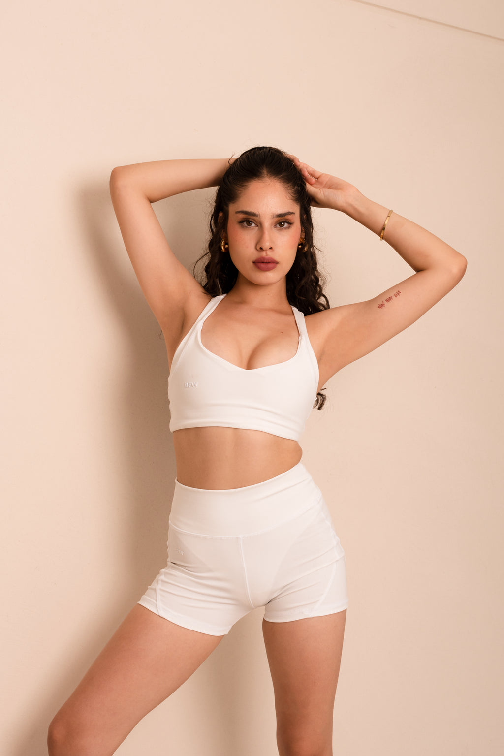 HUESO SPORTY BASIC SHORT