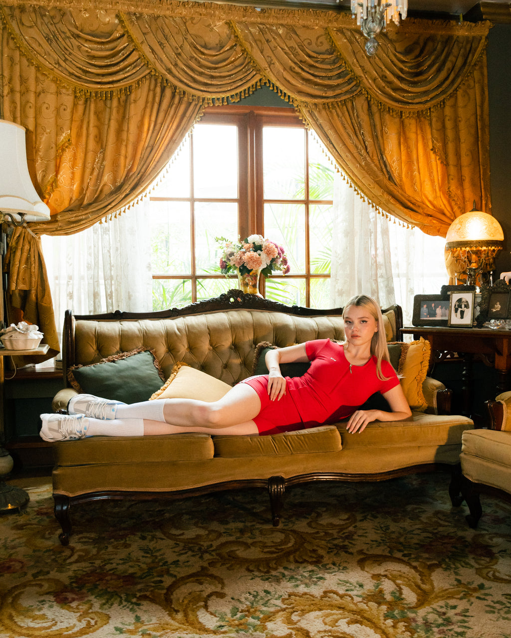 Rubí red zipper tshirt