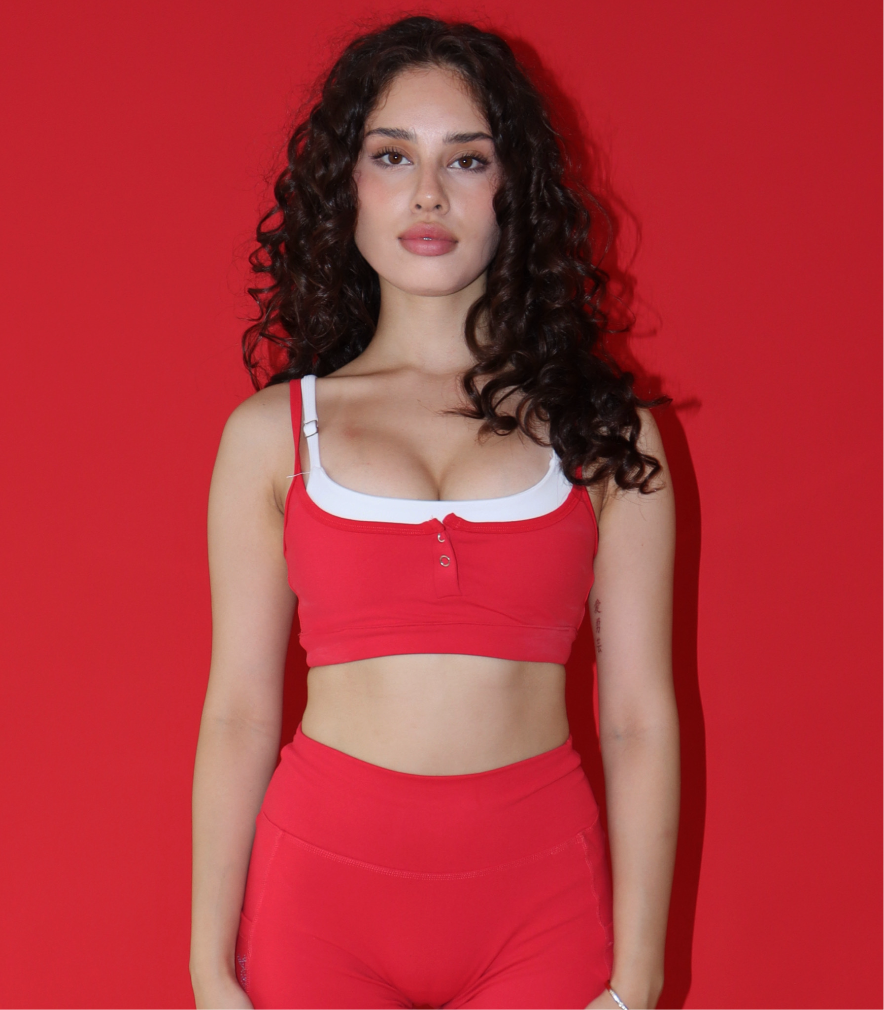 Rubí red layered sport bra