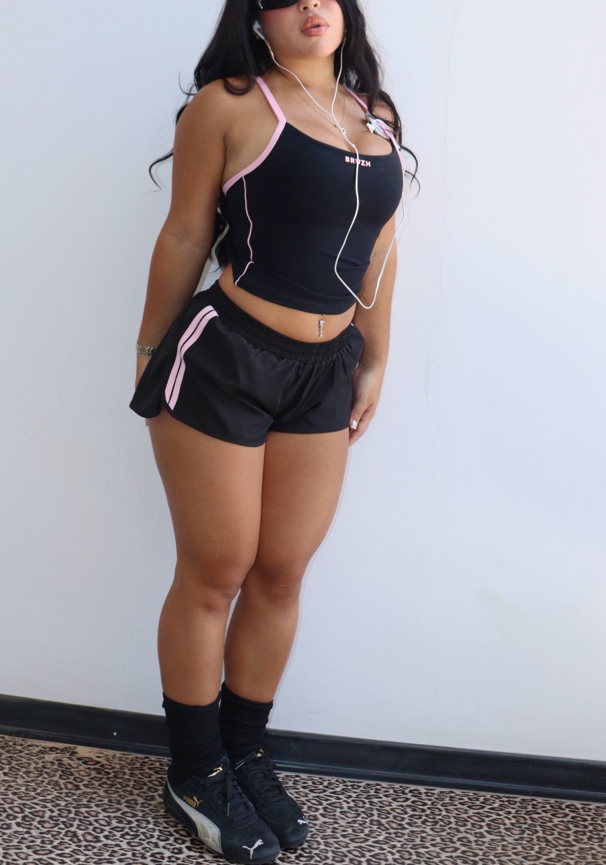 Sporty short running black pink