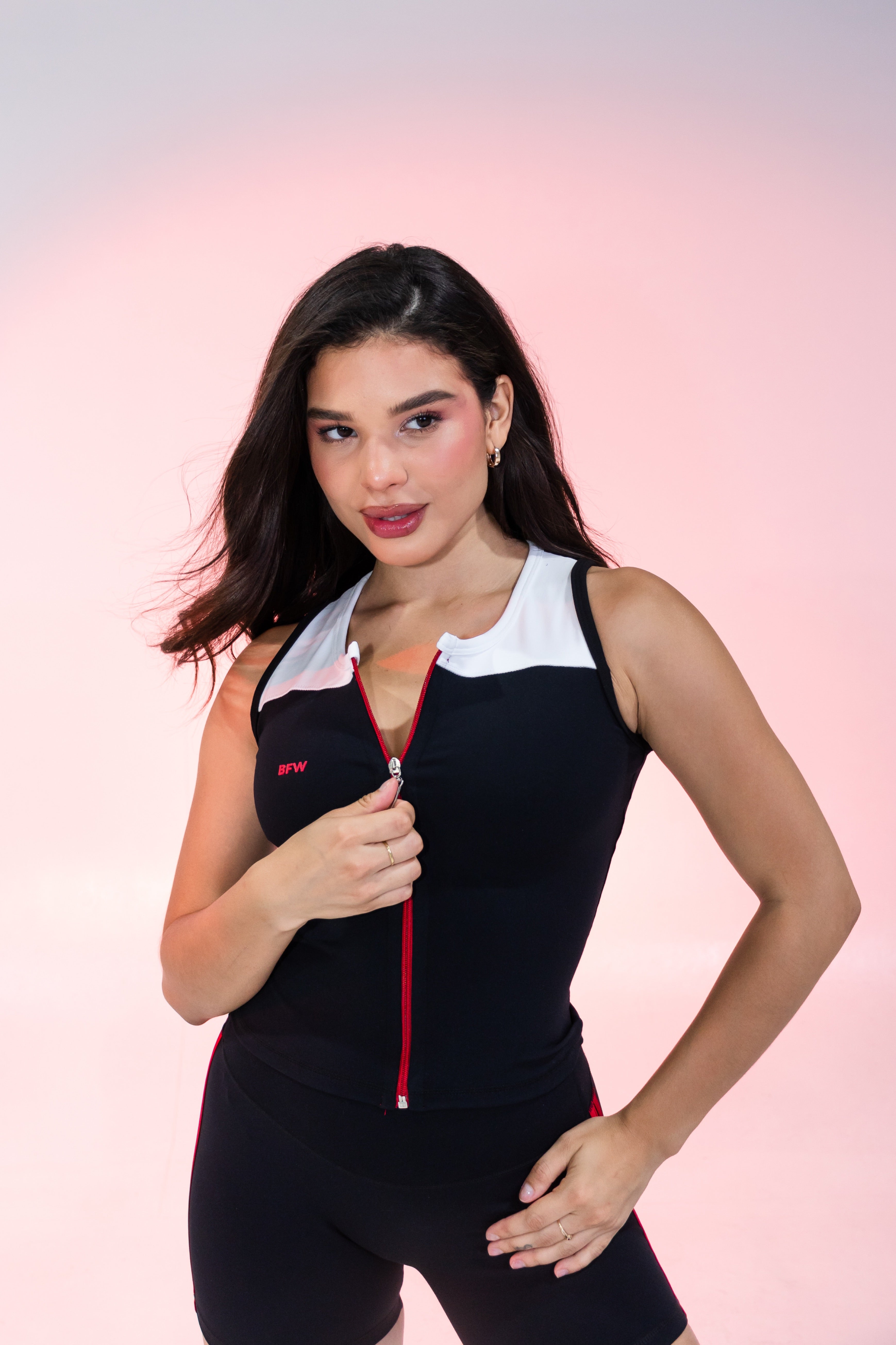 BLACK ZIPPER TOP⭐️