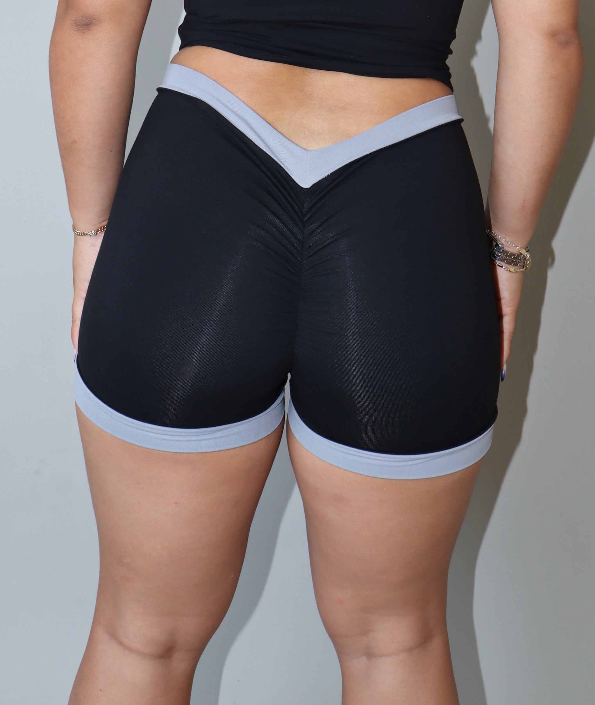 Black + gray mini v short