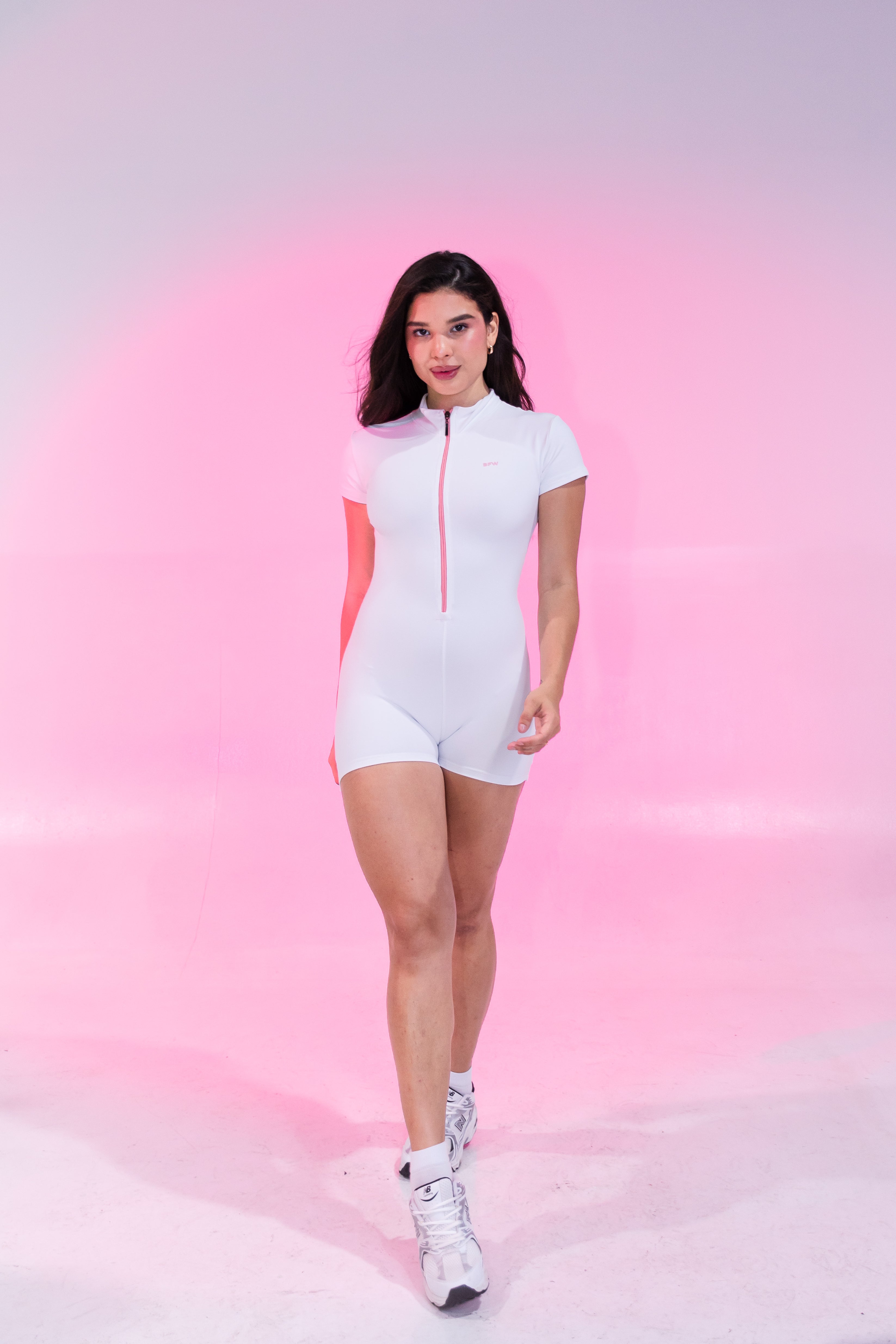 WHITE 🎀 ZIPPERSUIT⭐️