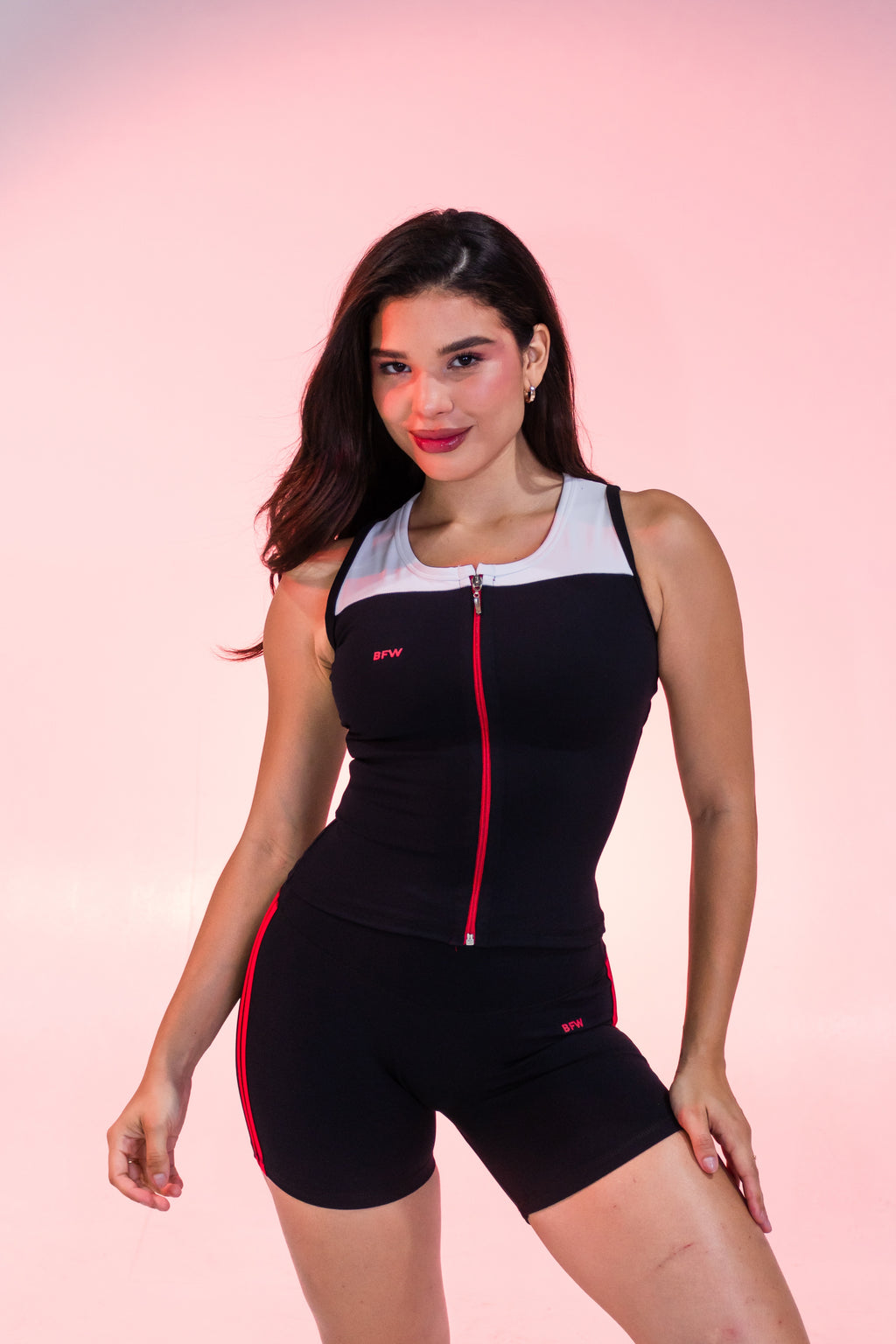 BLACK ZIPPER TOP⭐️