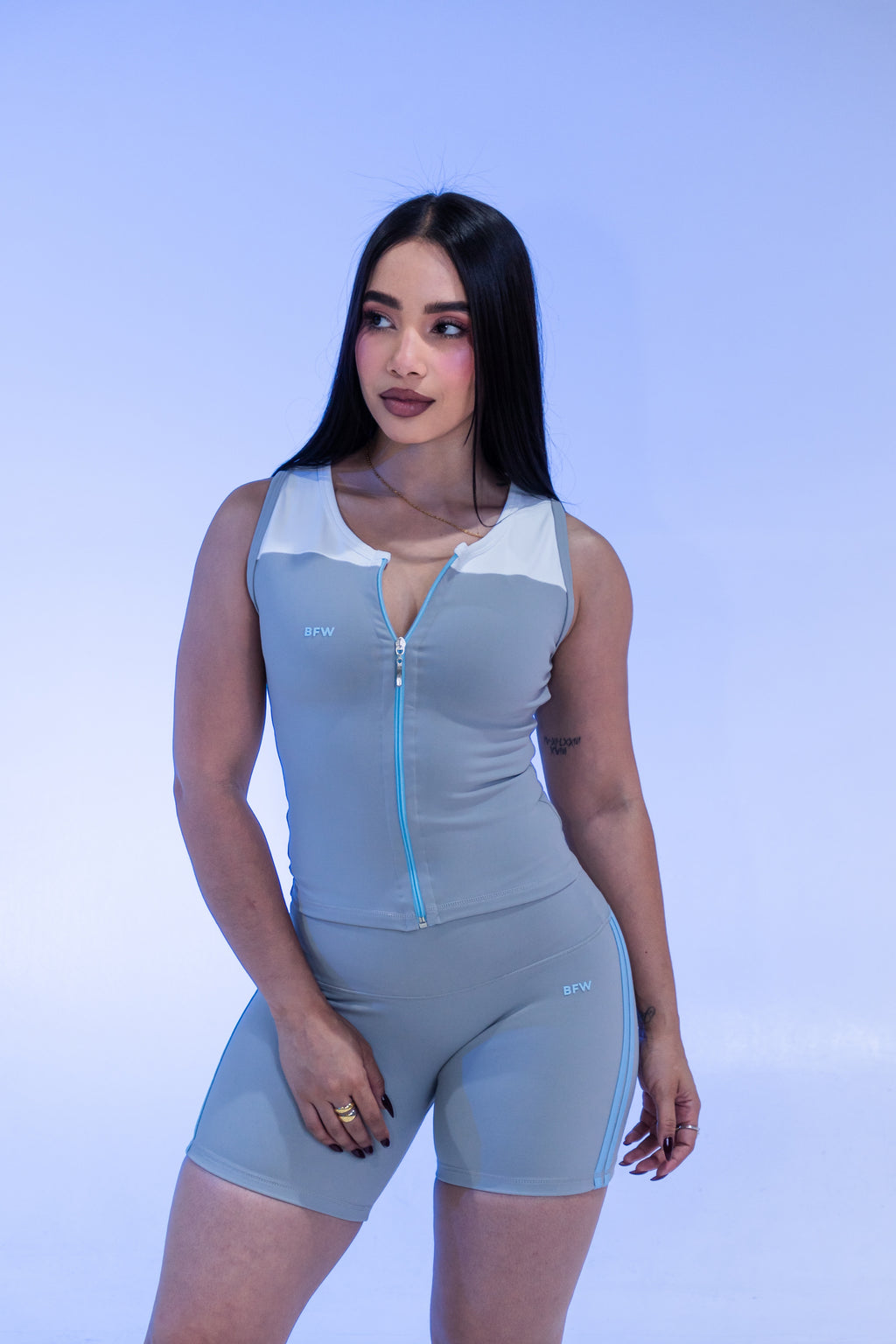 GRAY ZIPPER TOP⭐️