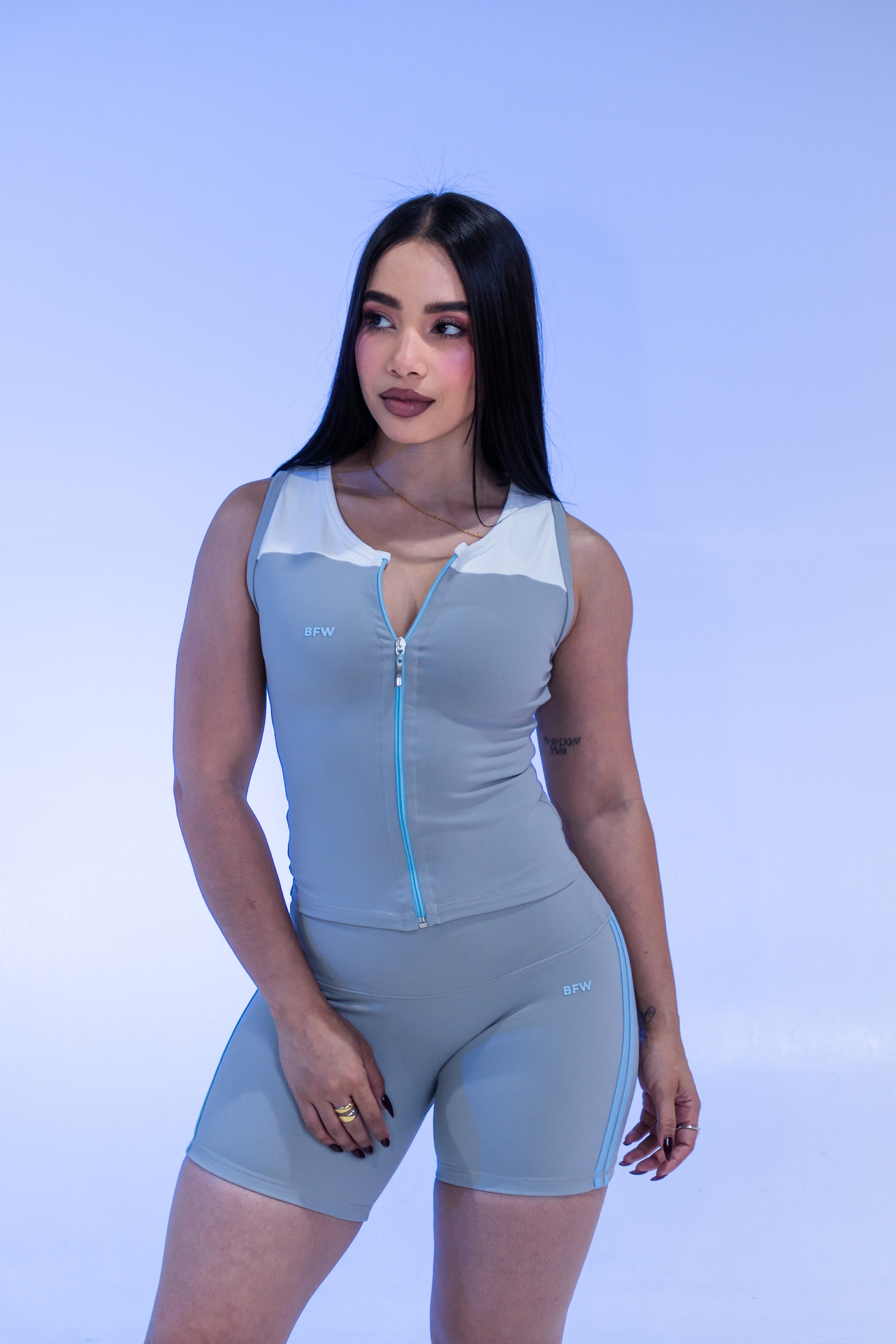 GRAY ZIPPER TOP⭐️