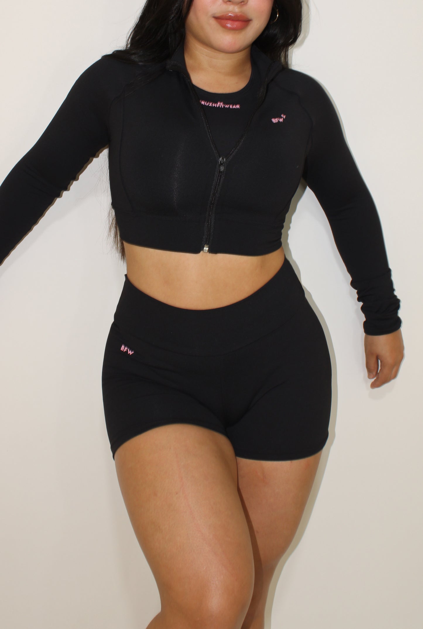 BLACK CROPPED GYM JACKET 🎀