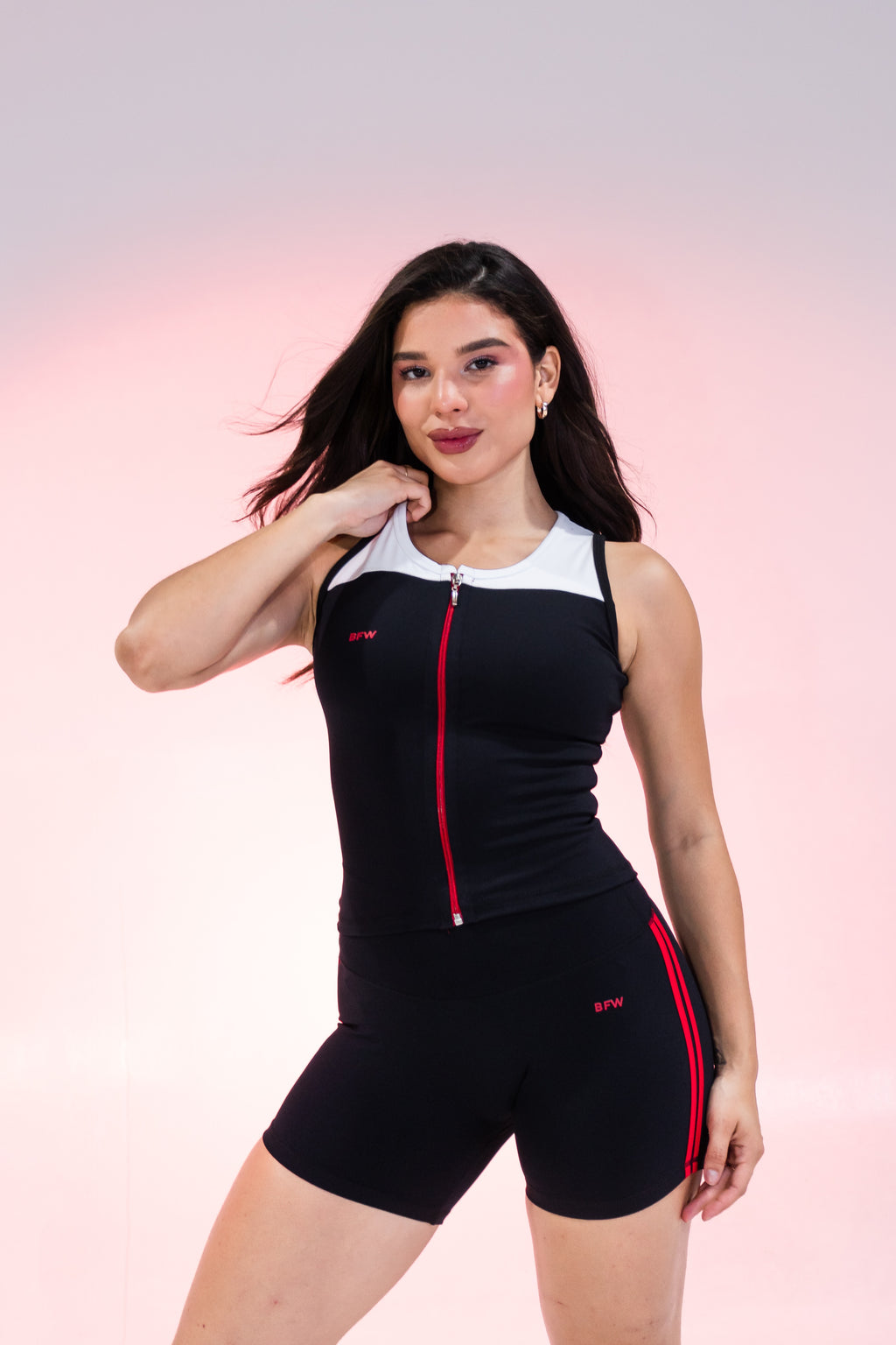 BLACK ZIPPER TOP⭐️