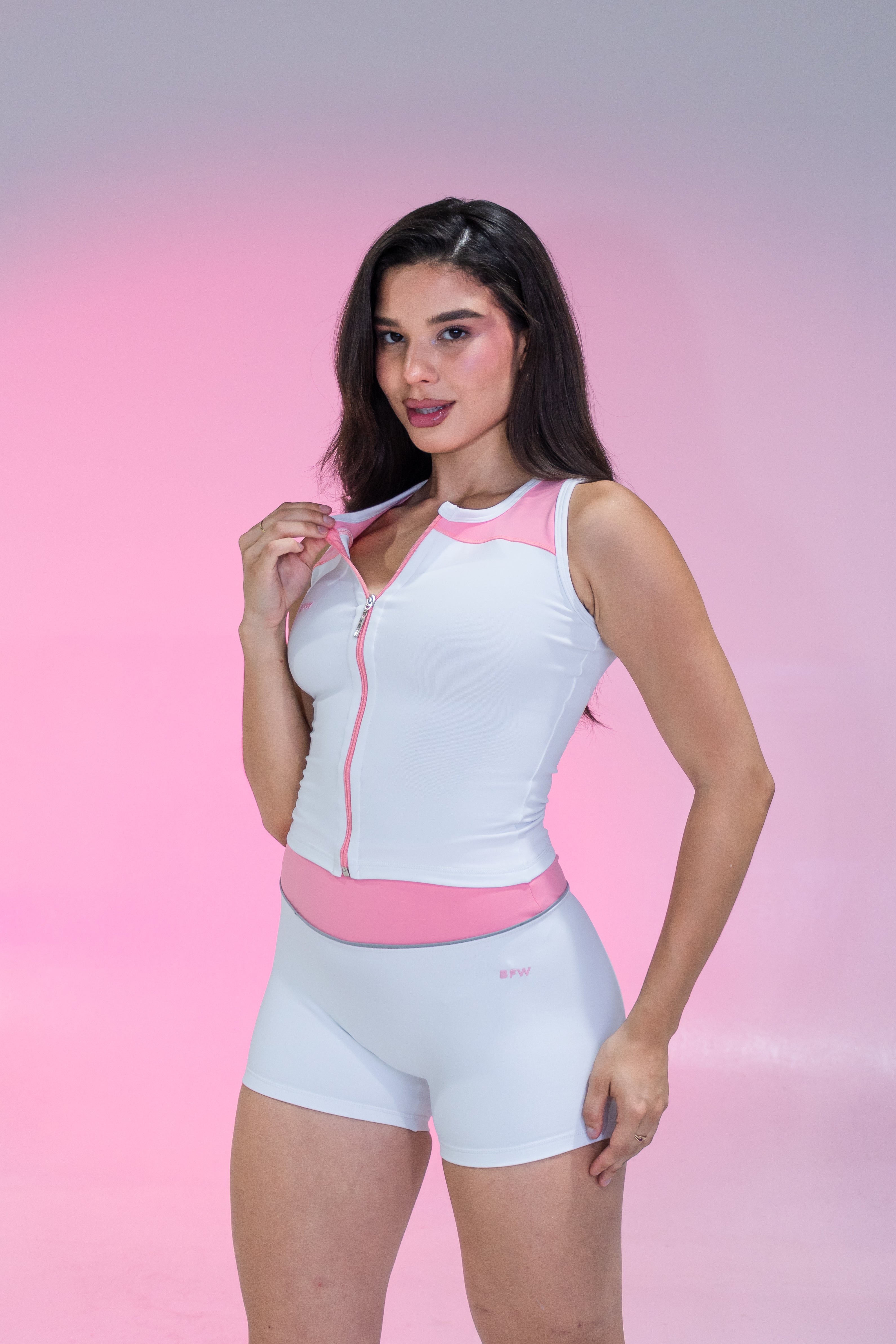 WHITE 🎀 ZIPPER TOP⭐️