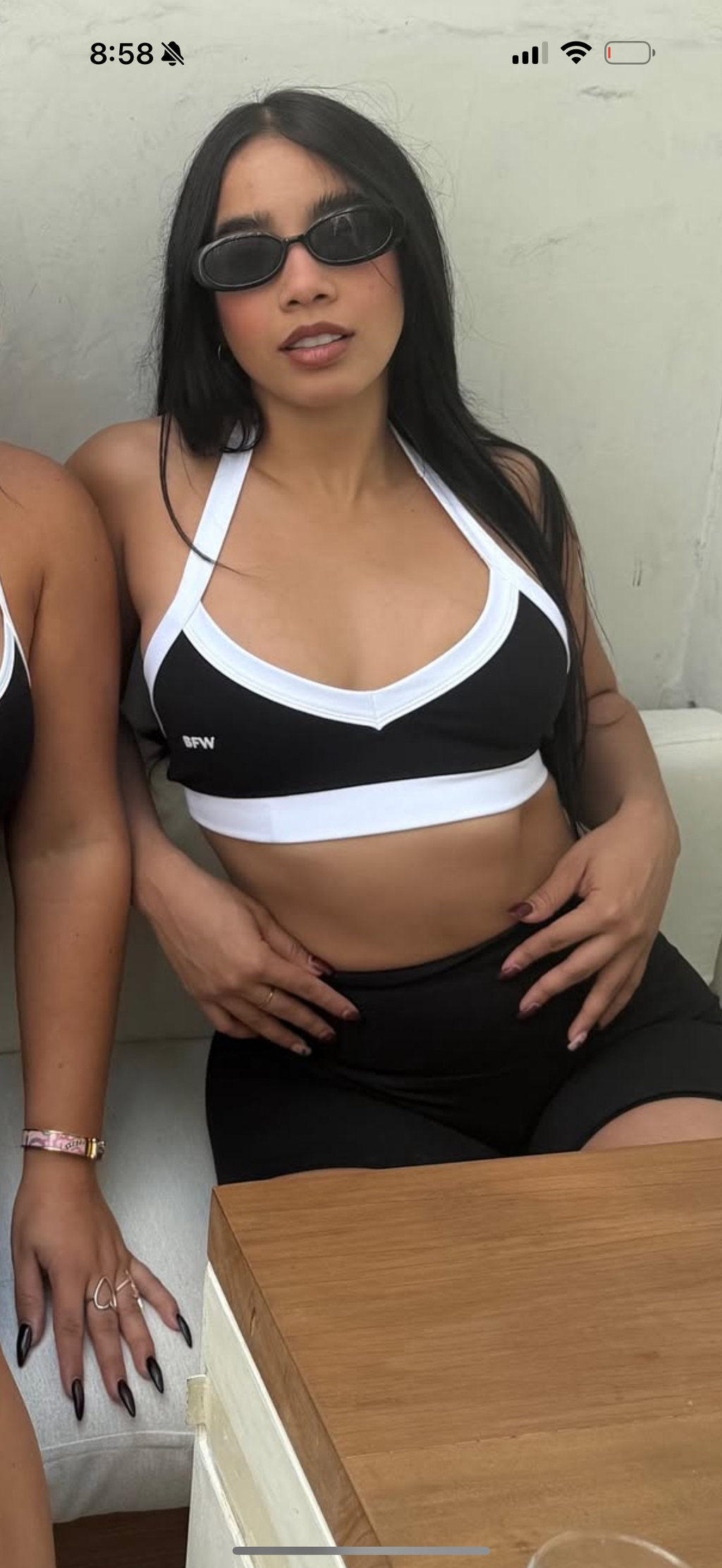 MINIMALIST BLACK TOP