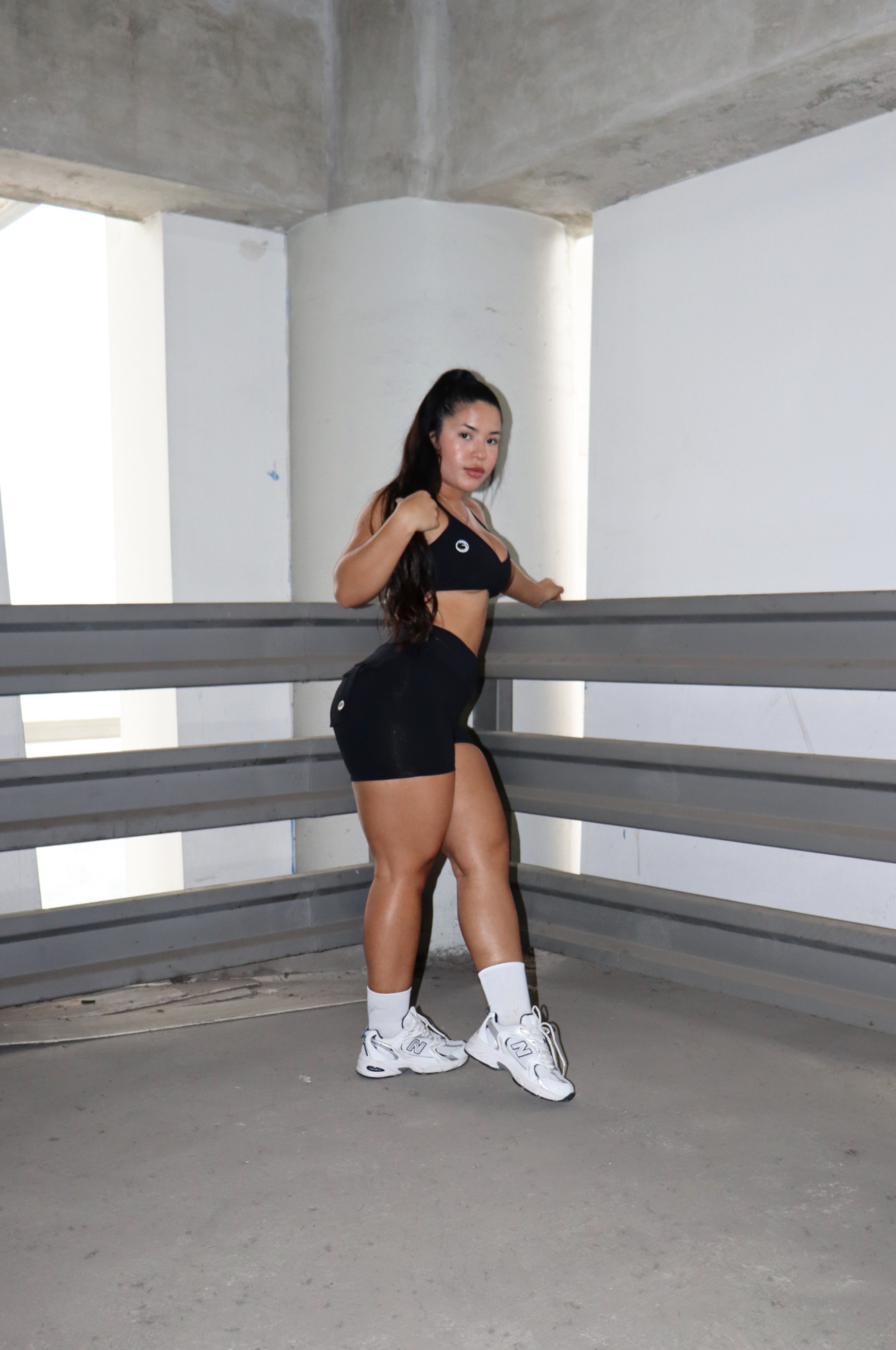 STRONGER POCKET SHORT NEGRO