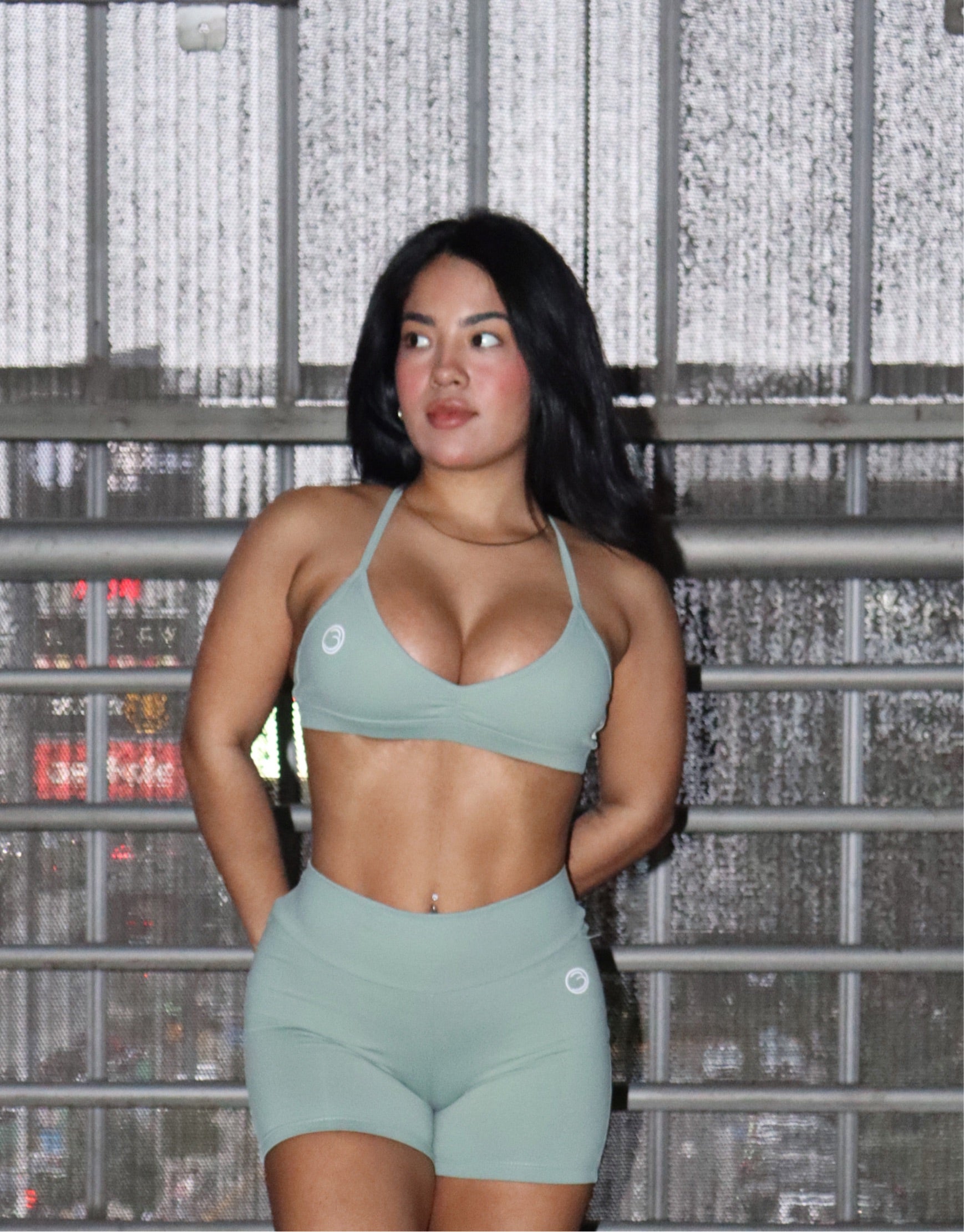 STRONGER MINIMALIST TOP VERDE